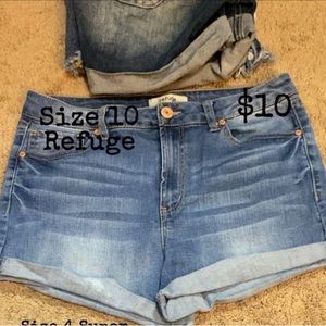 Refuge jean shorts. Size 10